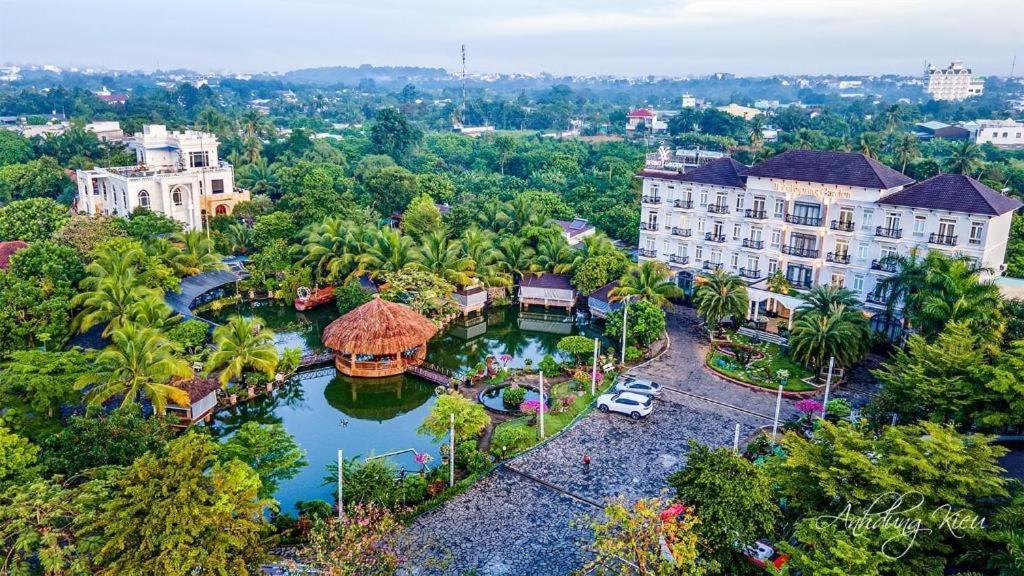 Spring Garden Hotel Lk Long Khanh Экстерьер фото